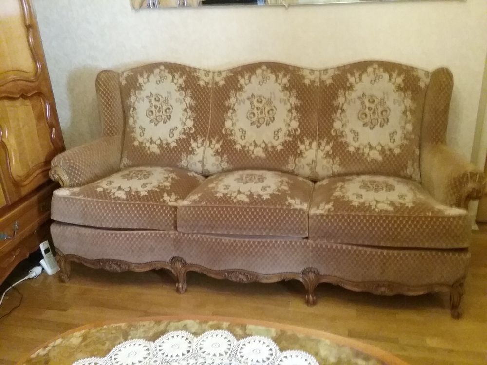 canap&eacute; et deux fauteuils Meubles