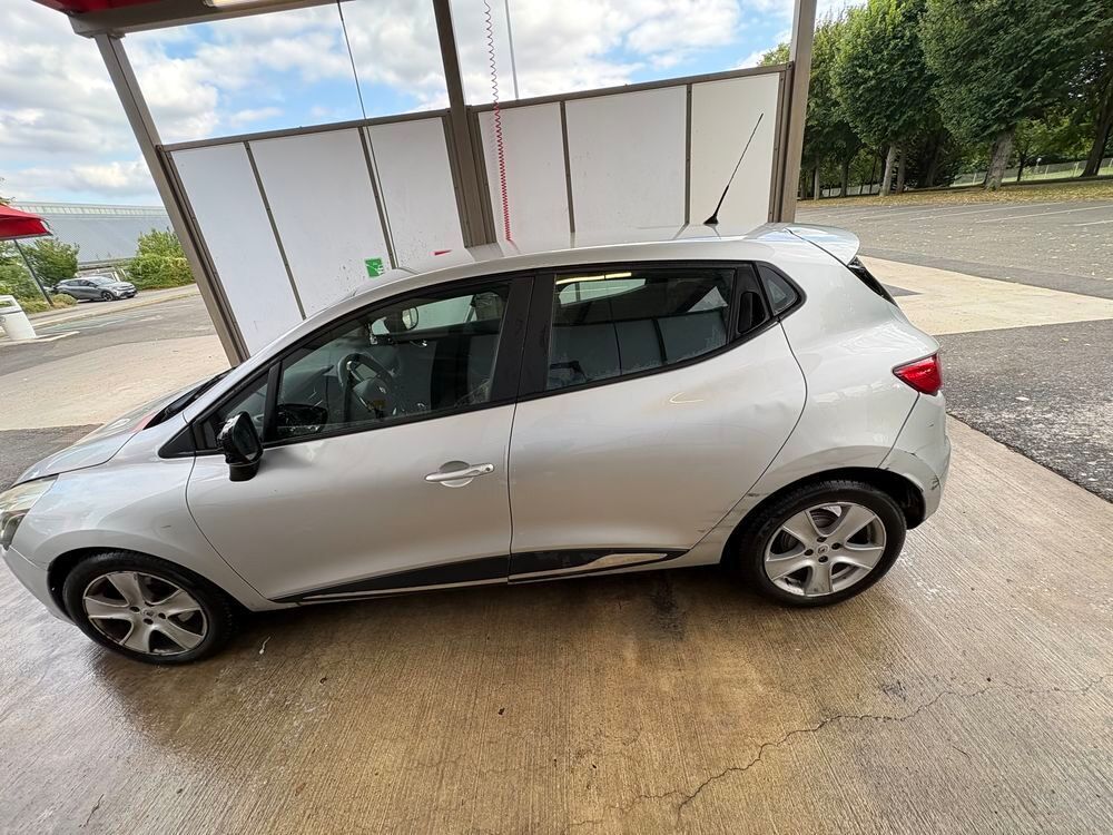 Clio IV dCi 75 eco2 Zen 2014 occasion 78114 Magny-les-Hameaux