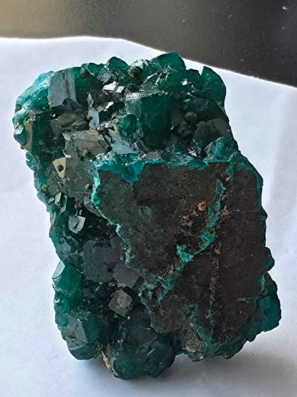 Min&eacute;ral d'exception : Dioptase brute sur sa roche matrice-RDC 