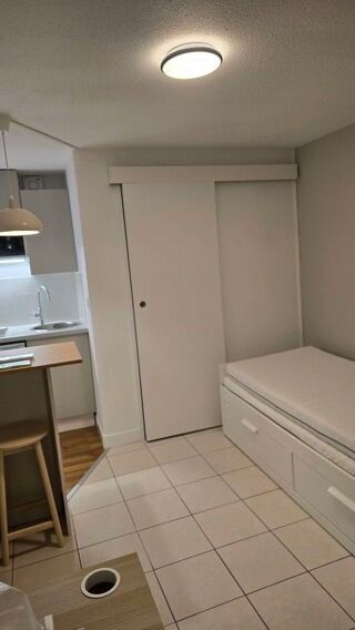  Appartement à louer 1 pièce 14 m²