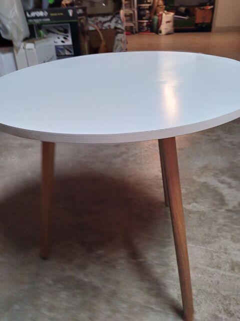 Petite table blanche 12 Franconville (95)