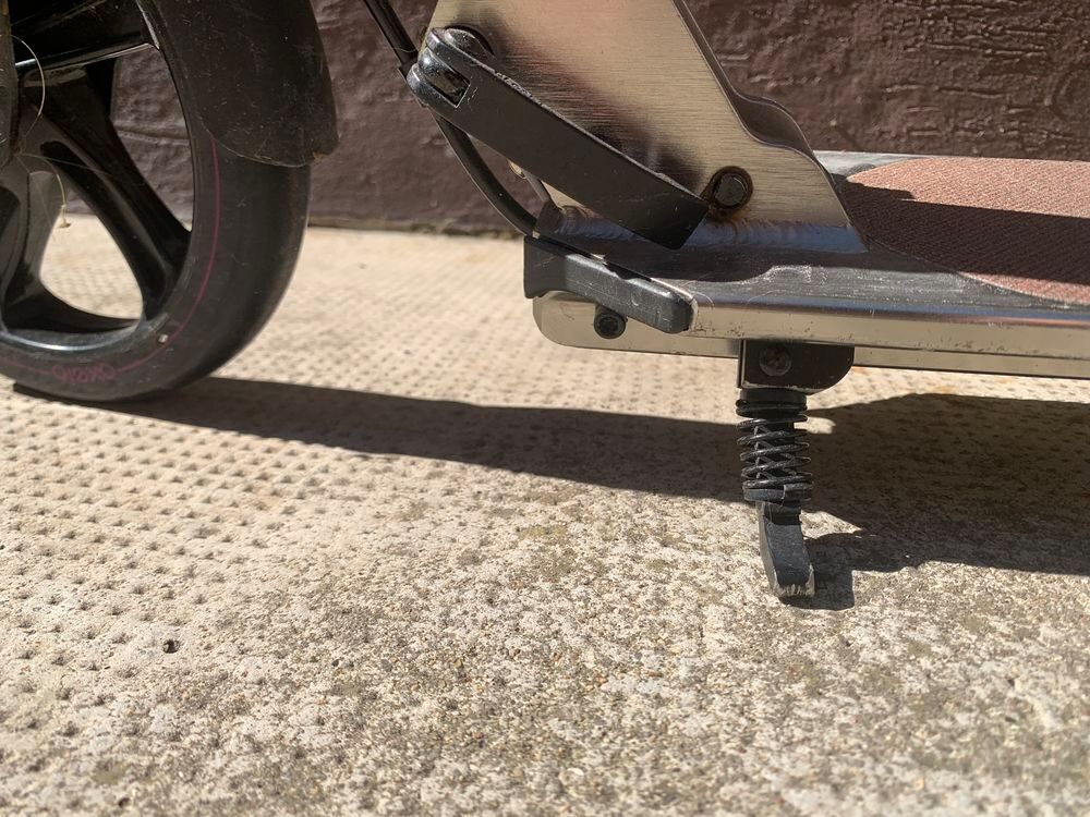 Trottinette Oxelo MID9 rose pliable avec b&eacute;quille + casque - Sports