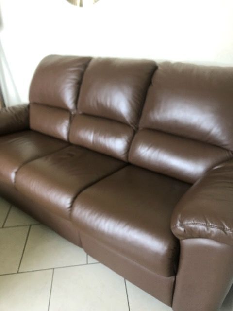 Canap� cuir 3 places avec si�ge relax  250 Boulay-Moselle (57)