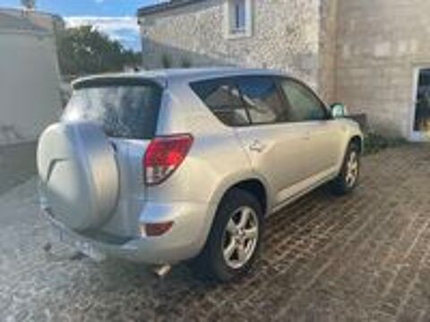 RAV 4 RAV4 D-4D136 VXE 2006 occasion 17140 Lagord