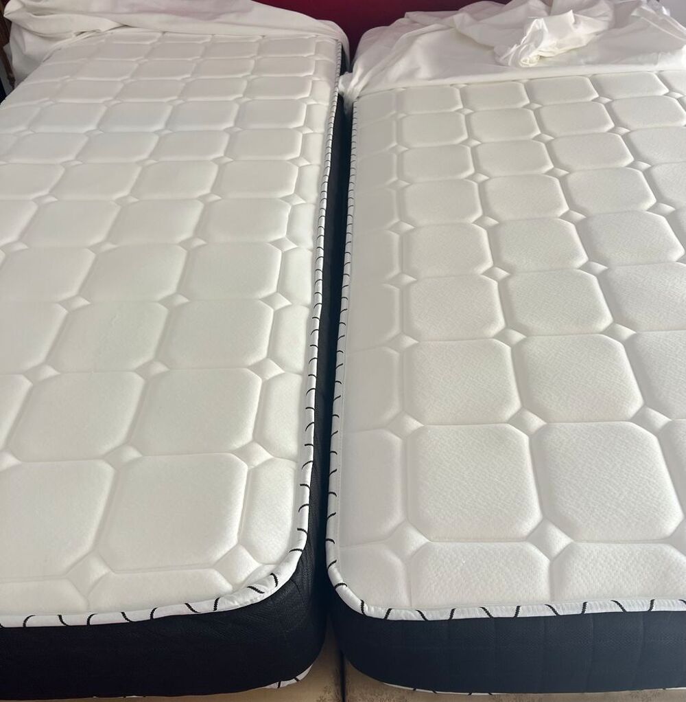 2 matelas neufs Meubles