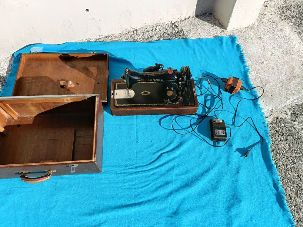 MACHINE A COUDRE SINGER VINTAGE 110 VOLTS AVEC CAPOT PLUS TR Electroménager