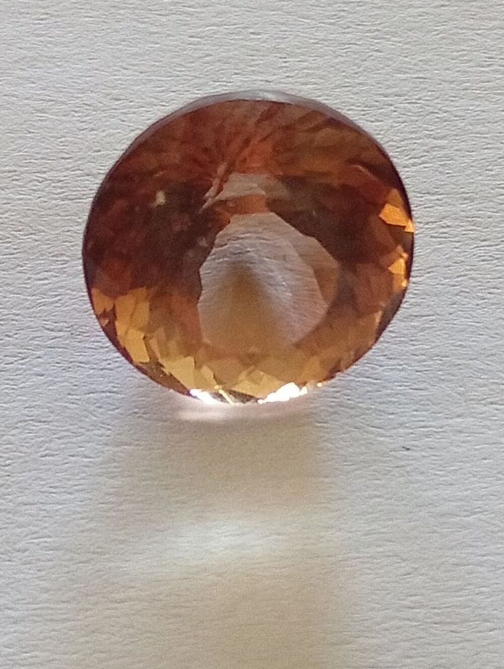 Topaze imperiale 11,28 carats-bicolore jaune/orange-Br&eacute;sil. Bijoux et montres