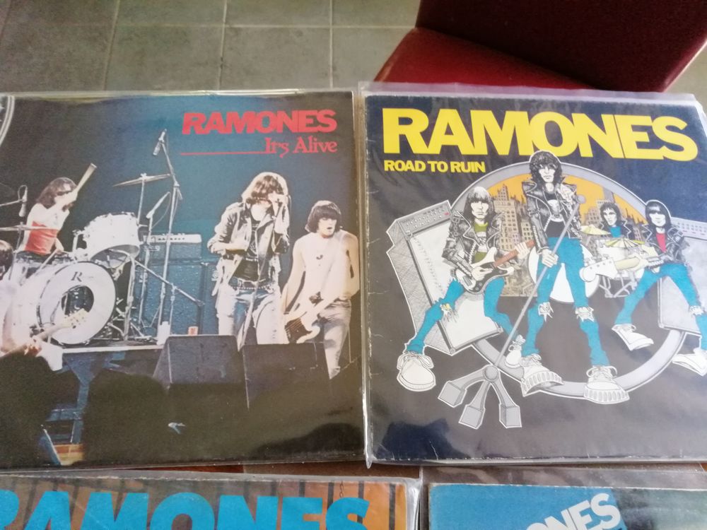 Acdc, hendrix, Clash, Ramones, Motorhead, Rolling Stones CD et vinyles