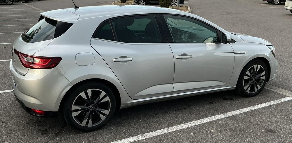 Megane IV M&eacute;gane IV Berline Blue dCi 115 EDC Intens 2019 occasion 28240 La Loupe