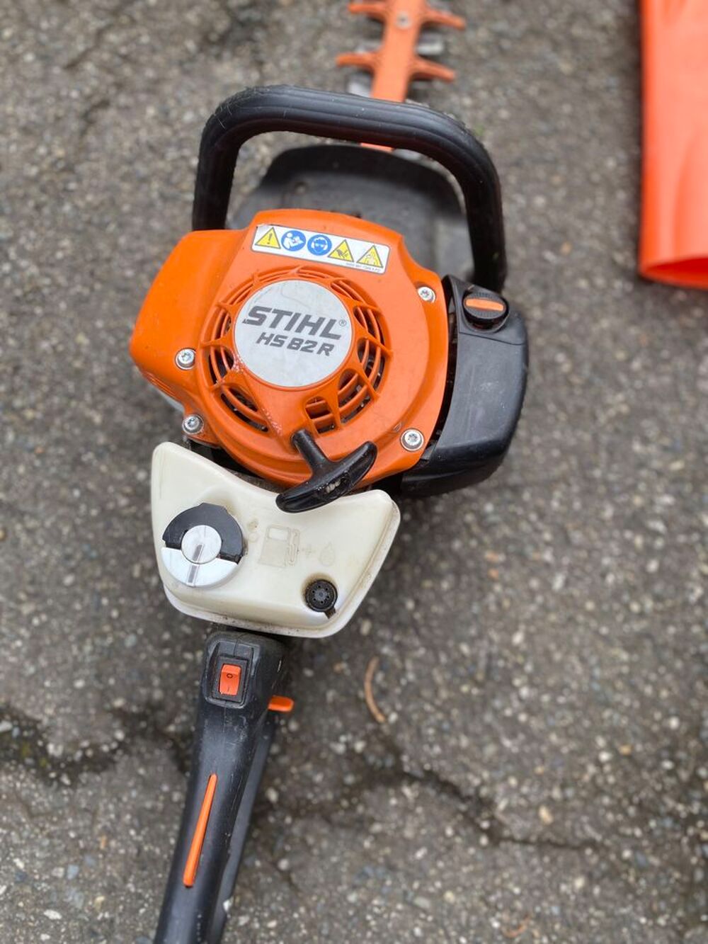 Taille haie sthil HS82R Jardin