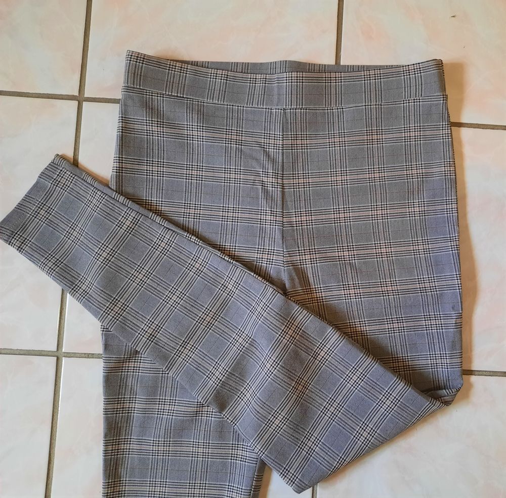 beau pantalon Mode femme jegging &agrave; carreaux - T 40 - neuf Vêtements