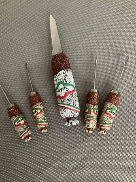 1 set :couteau pierre rare forme saucisson salami ,4 piques 10 Steenvoorde (59)