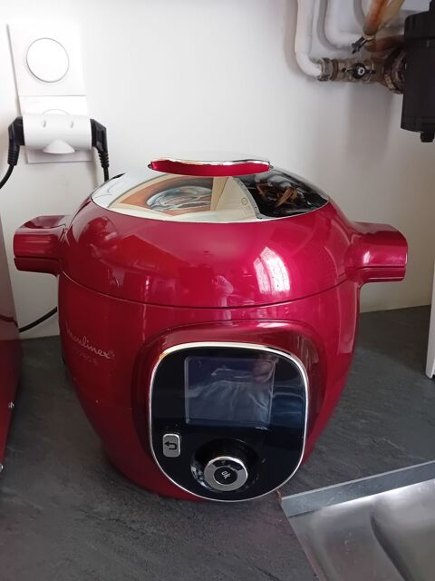 Cook�o rouge avec accessoires et  livre de cuisine 120 Laon (02)