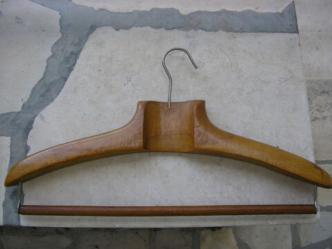 Cintres en Bois 1 N�mes (30)