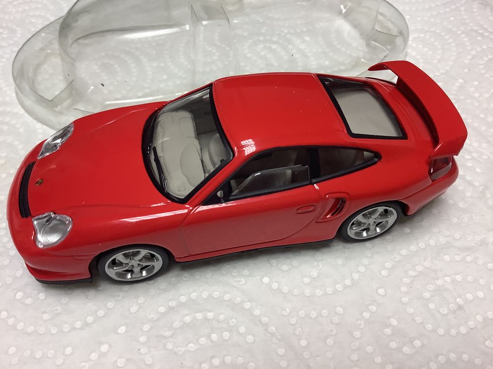 PORSCHE 911 GT2 voiture miniature 