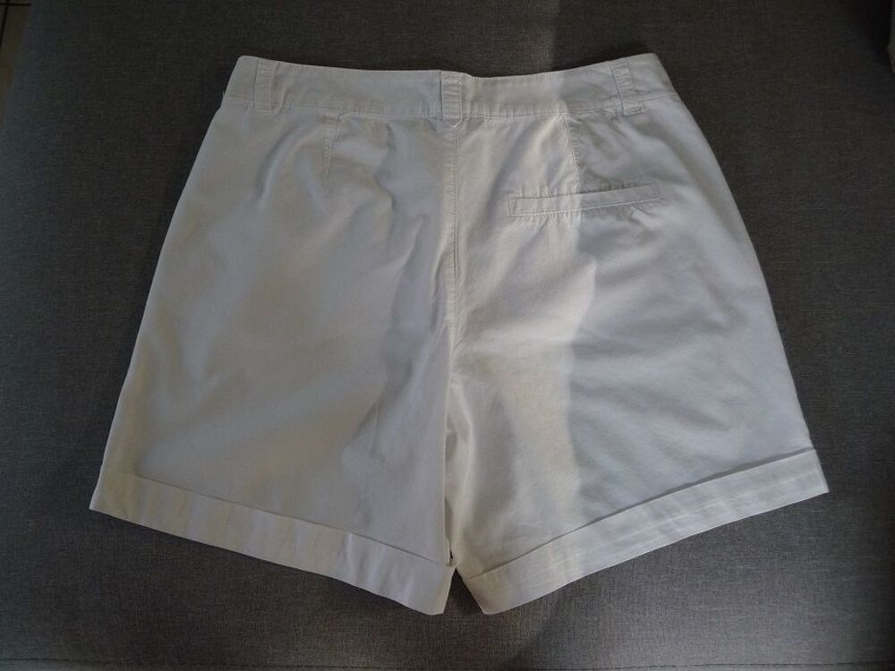 Short blanc 2 poches taille 38- Neuf Vtements