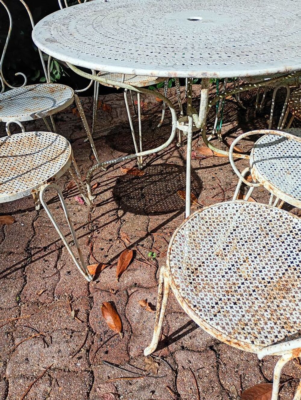 Salon de jardin ancien en fer forg&eacute; 8 chaises Meubles