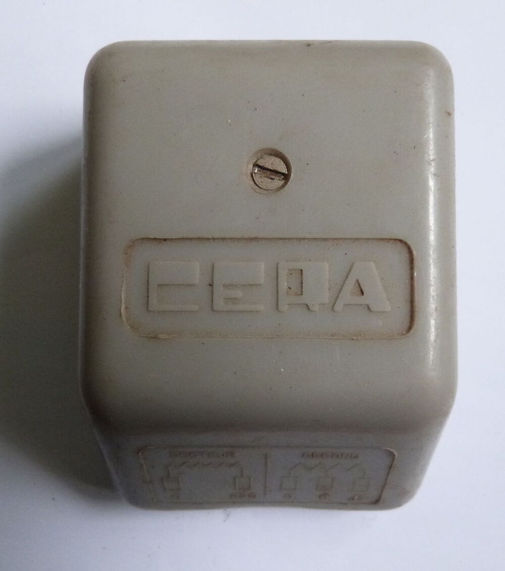 transformateur CERA ent&eacute;e 220 volt sorties 6 et 12 volt Bricolage