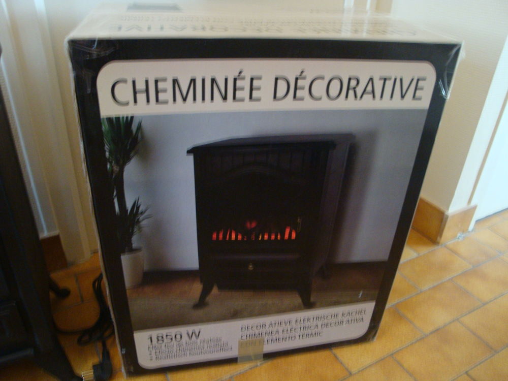Chemin&eacute;e d&eacute;corative NEUVE - cause d&eacute;m&eacute;nagement Décoration