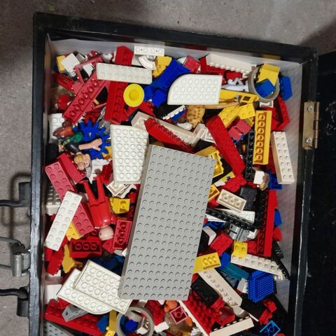 LEGO 30 Villefranche-sur-Saône (69)