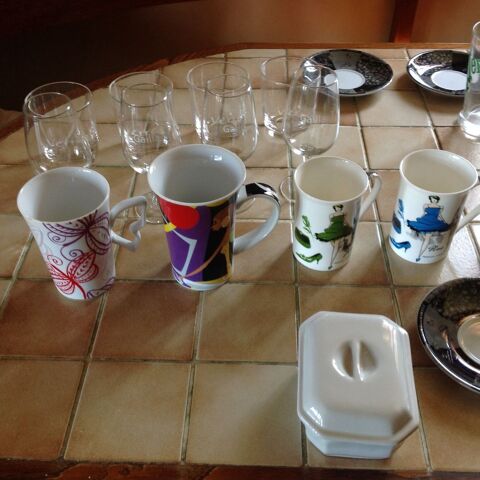 lot de verres - tasses - sucrier 10 Gaillac (81)
