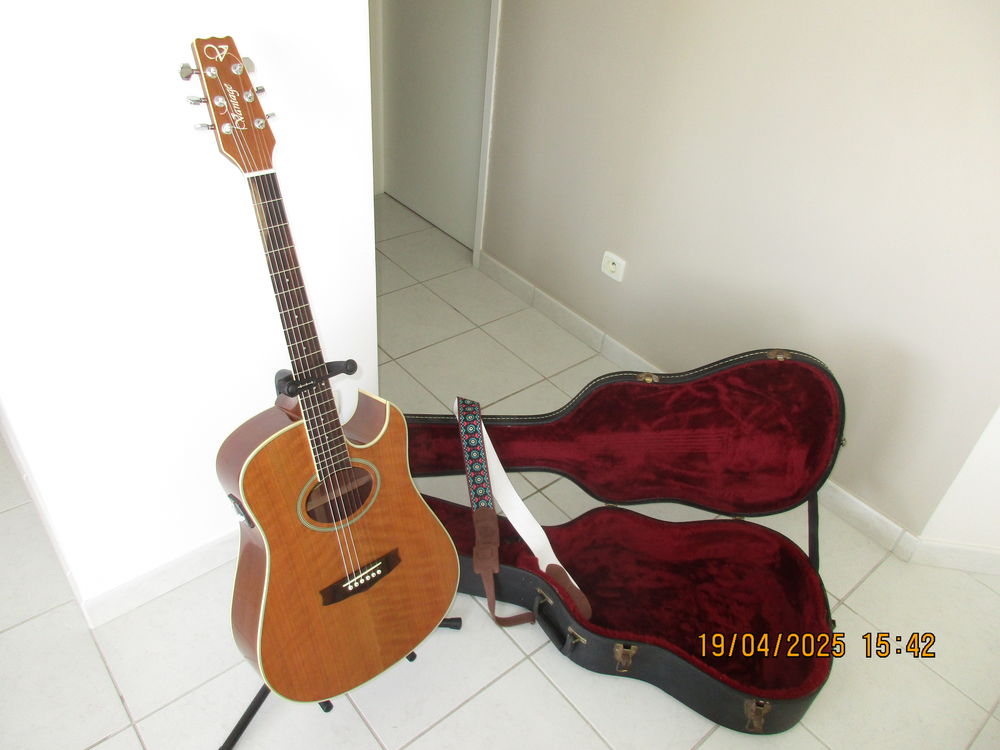 Guitare &eacute;lectro-acoustique VANTAGE VS-35 CE
Instruments de musique