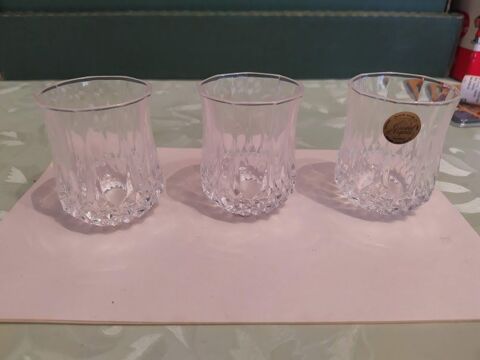 Petits verres digestif Cristal d'Arques
7 Saint-Loup-des-Chaumes (18)
