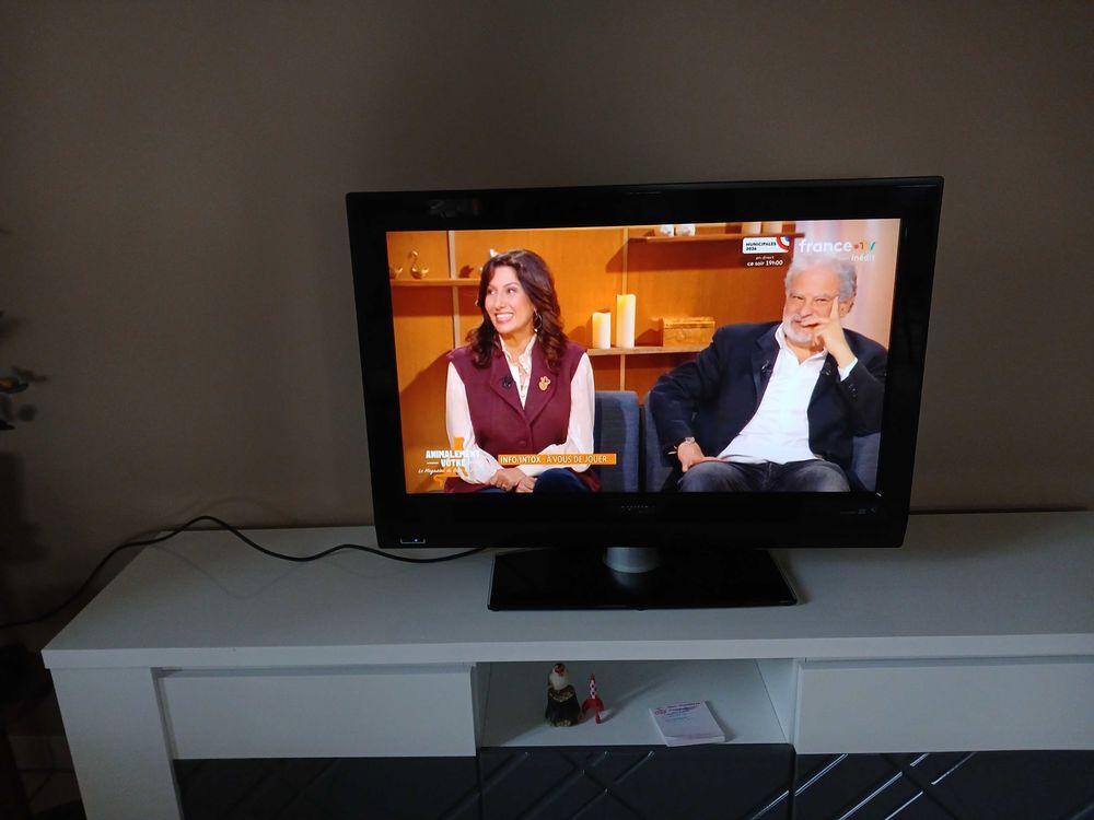 T&eacute;l&eacute;viseur 80 cm Photos/Video/TV