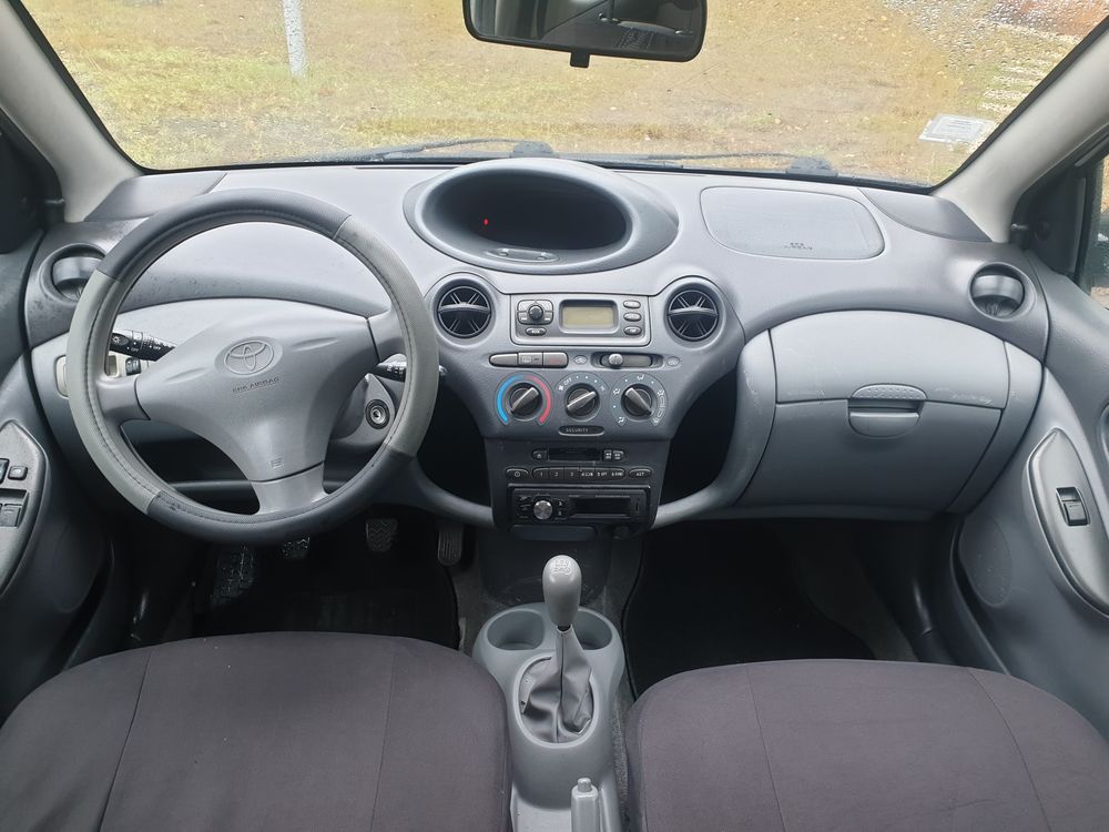 Yaris 1.0i Linea Terra 2002 occasion 44700 Orvault