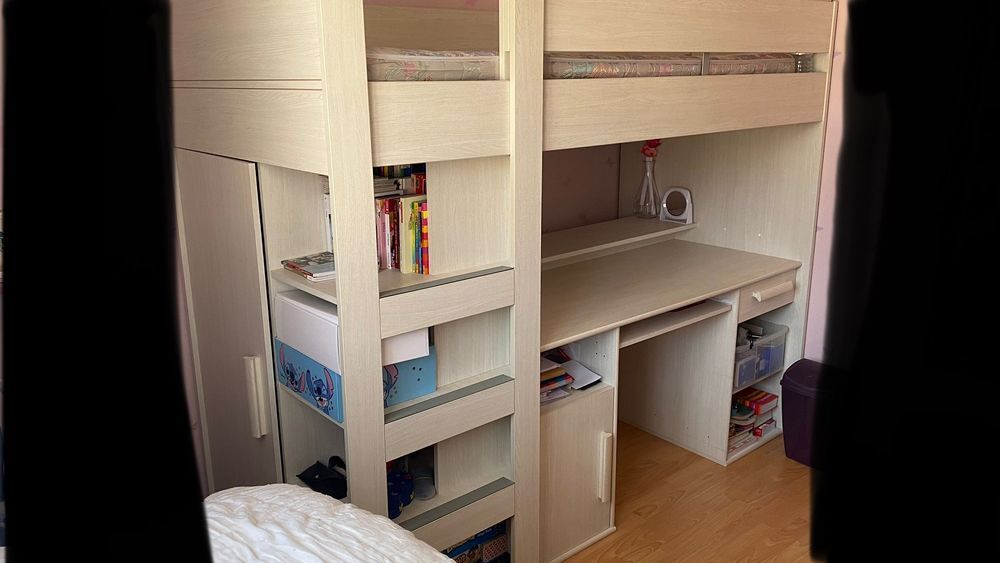 Lit mezzanine avec bureau et armoire assortie Meubles
