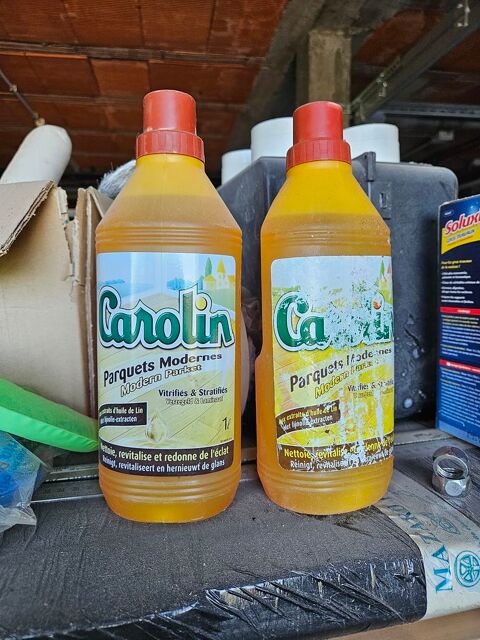 2 bouteilles de Carolin pleines 5 Villars (42)