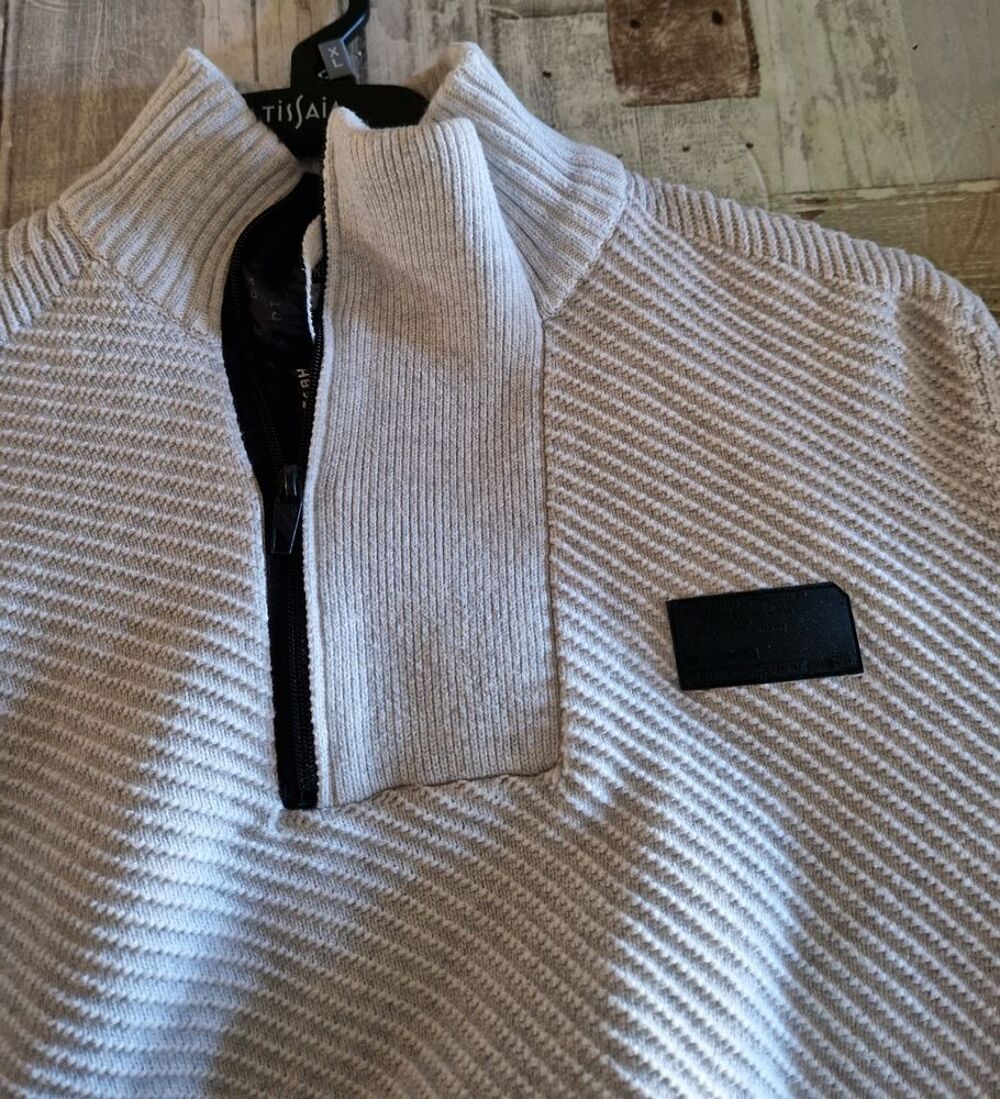 Pull ou sweat H Vêtements