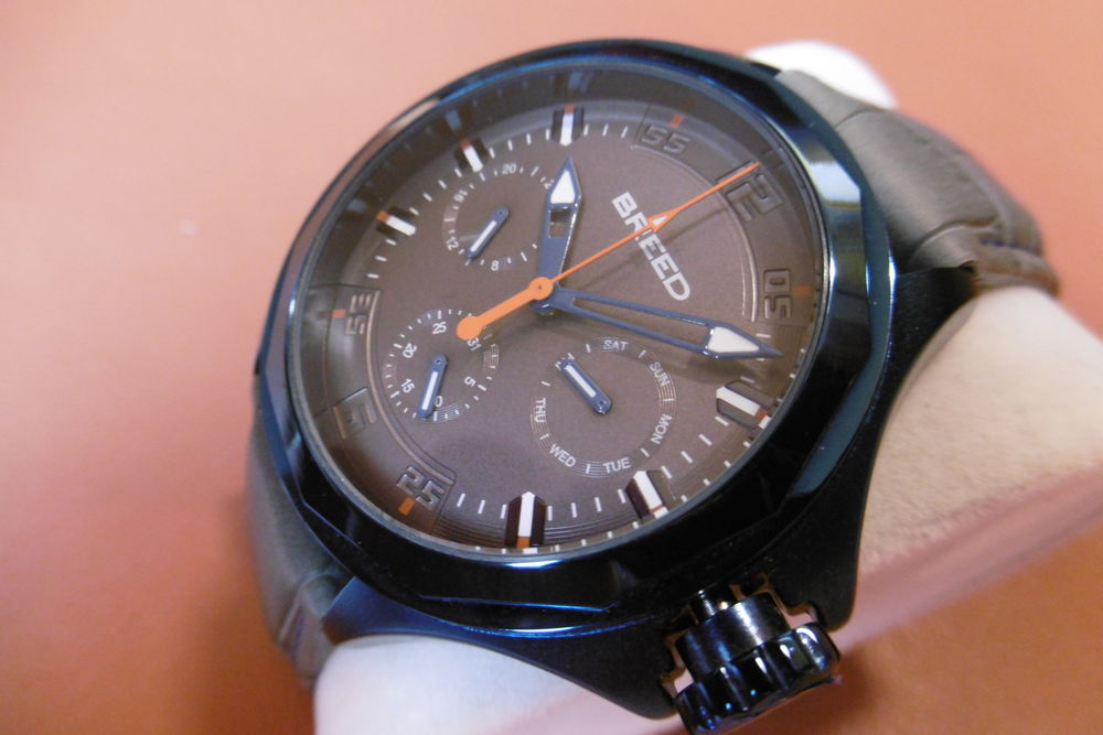 Montre Breed grise NEUVE jamais port&eacute;e Bijoux et montres