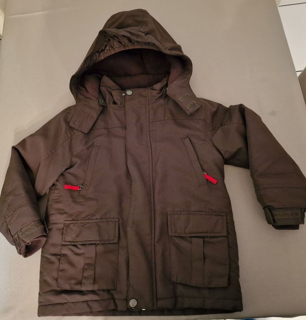 Blouson enfant taille 4/ 6ans disponible Vtements enfants