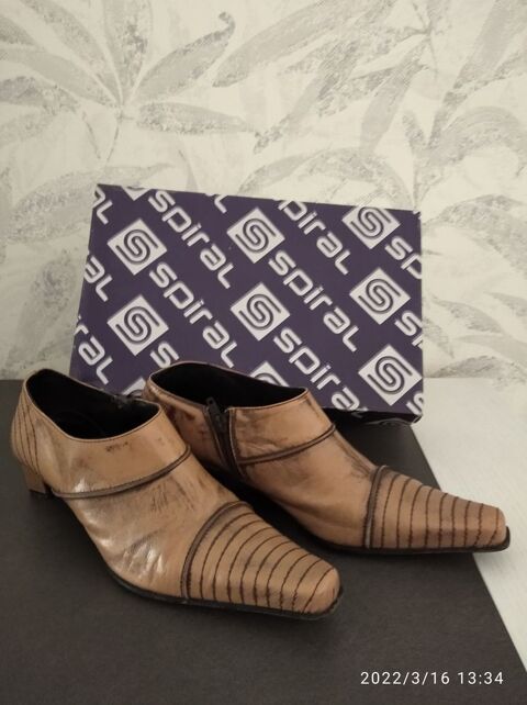 chaussures beige à petits talons 8 Steenwerck (59)