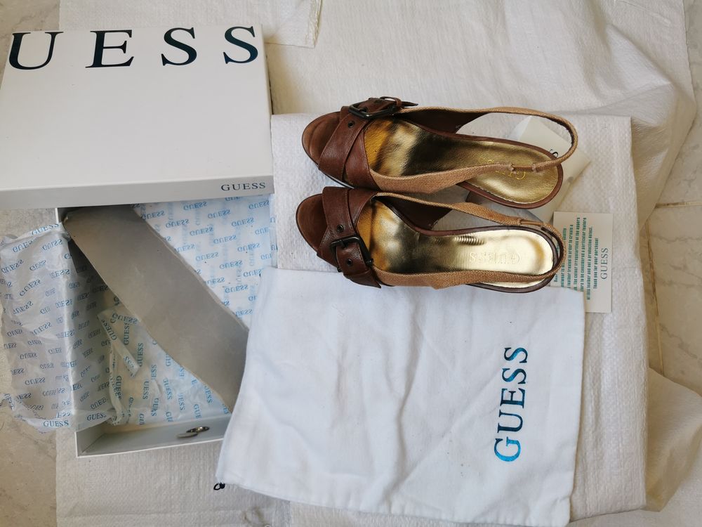 Chaussures GUESS Chaussures