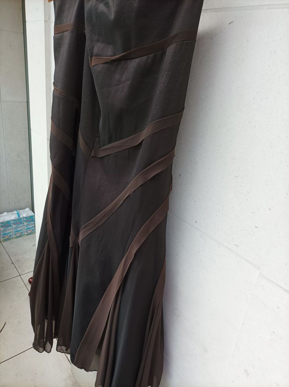 Jupe longue gros &eacute;paisseur, tulle et doublure soyeuse marron Vêtements