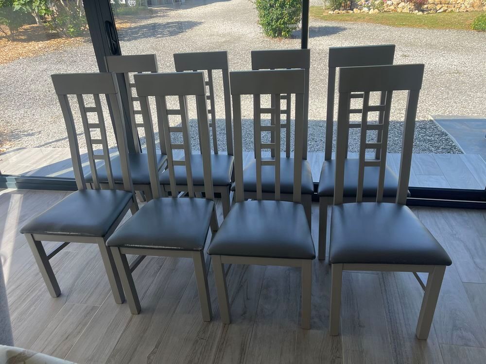 8 chaises salle a manger tr&egrave;s bon &eacute;tat Meubles