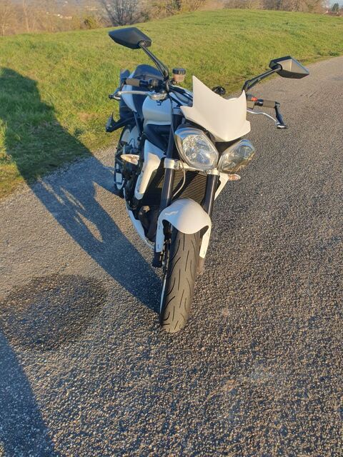 Moto TRIUMPH 2011 occasion &Eacute;loise 01200