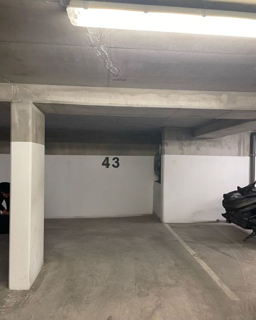 Location Parking/Garage parking 2 roues métro 14 RER Clichy Clichy