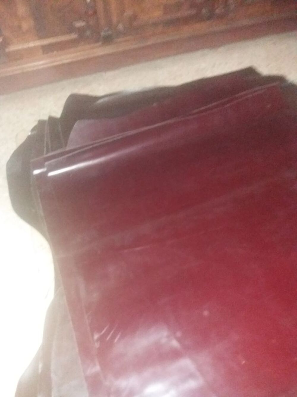  10 Pi&egrave;ces de cuir de 2 M2 et 2 mm chacune couleur bordeaux Maroquinerie
