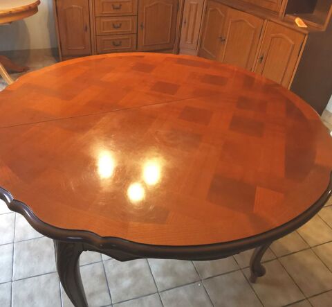 Table de salle �  manger type Louis 15 100 Flassans-sur-Issole (83)