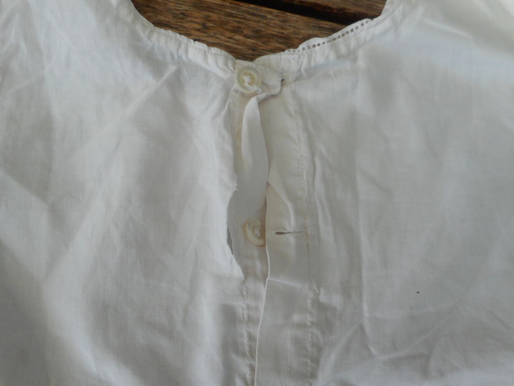 Ancienne robe fille blanche coton dentelle Puériculture