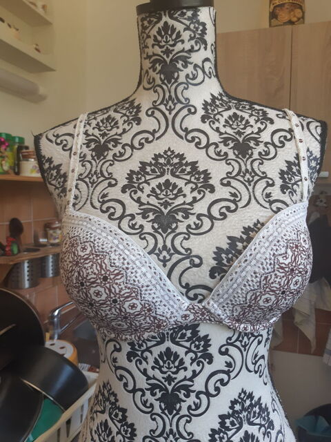  soutien gorge marron a motifs et sequins, ETAM T 90C 9 Lyon 5 (69)