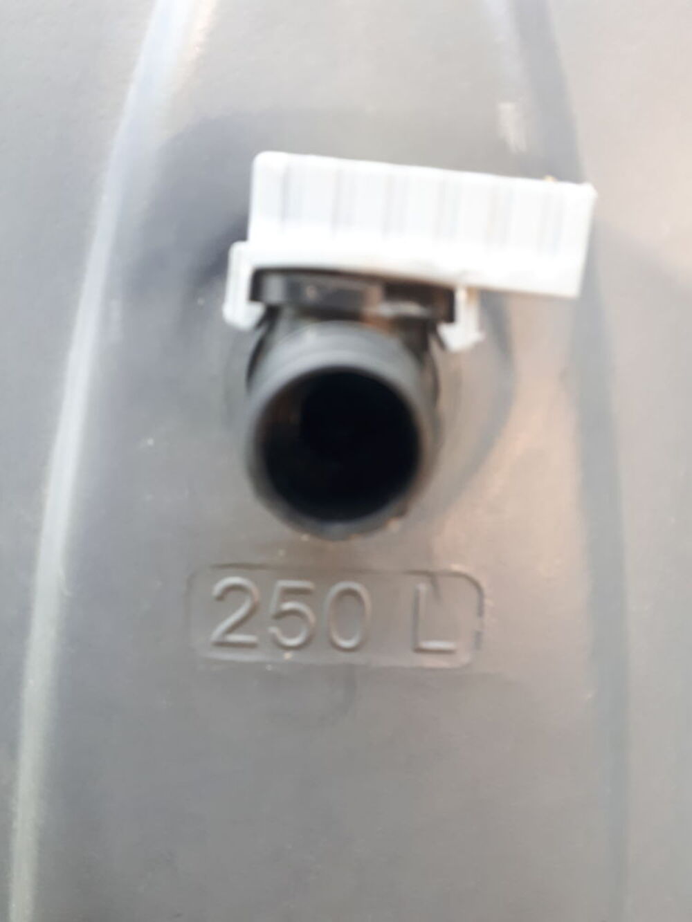 R&eacute;cup&eacute;rateur d'eau de pluie 250 litres Jardin