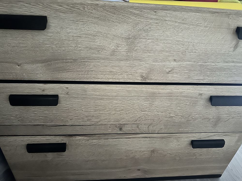 Lit avec sommier + chevets + commode Meubles