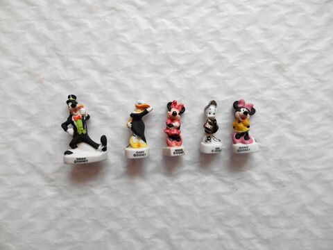 Lot de 5 Fves Disney en cramique 3 Villejuif (94)