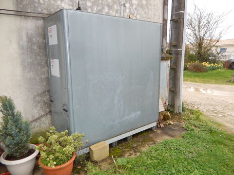 Citerne fuel, chaudi�re, radiateurs + divers 0 Saint-Romain-de-Benet (17)