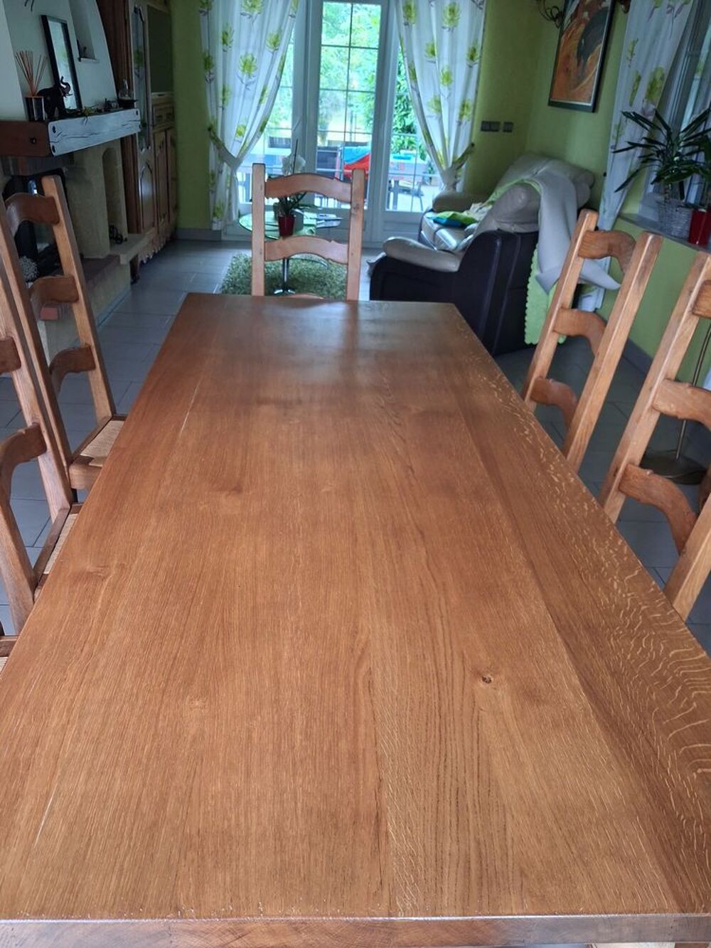Table salle &agrave; manger + 8 chaises Meubles