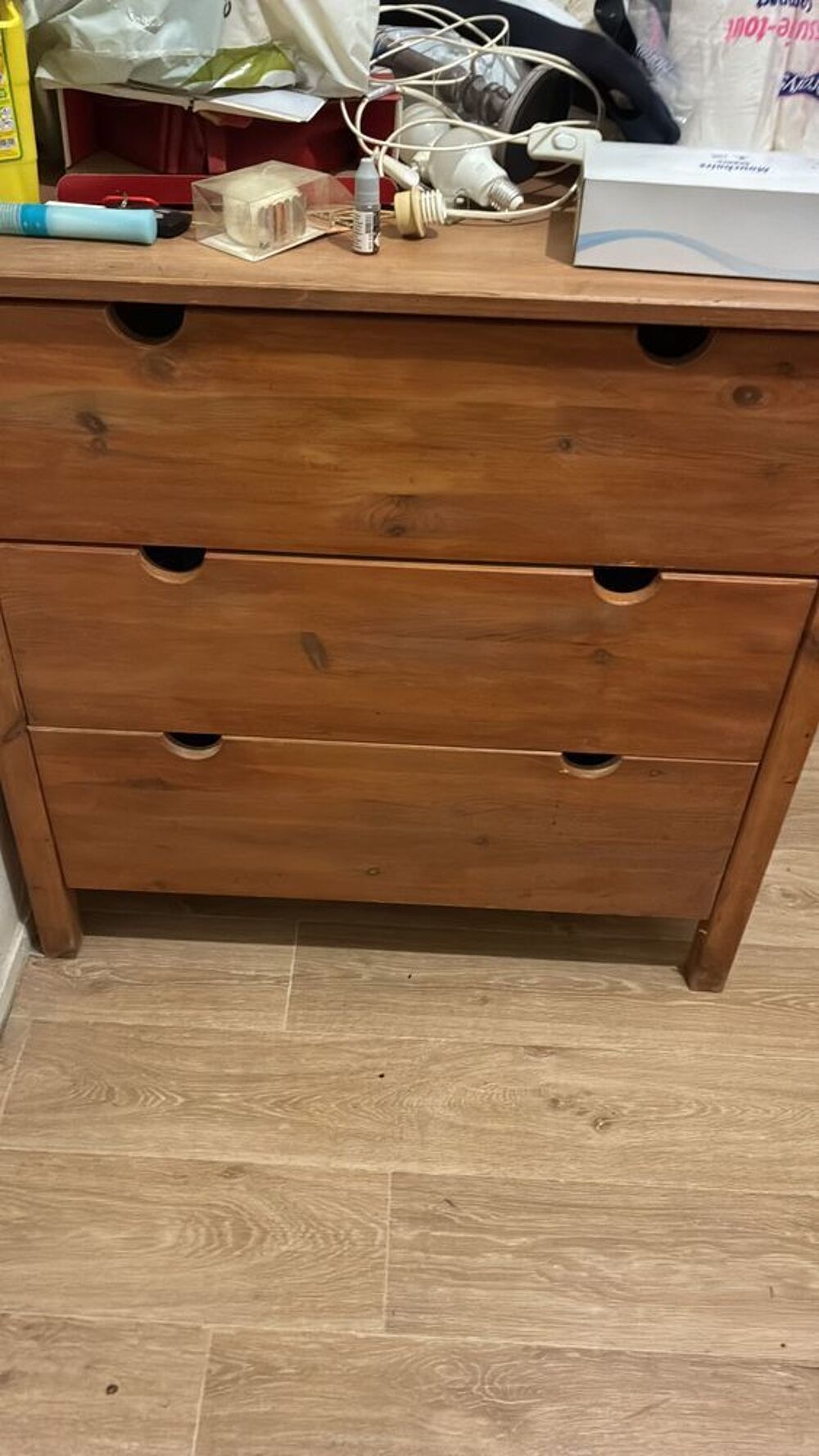 tr&egrave;s belle commode unen bois brut chambre, couloir, salon Meubles